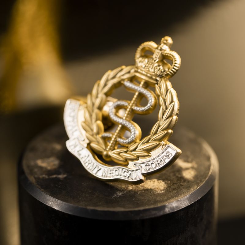 New Zealand defence force hat badge (government uniform insignia)