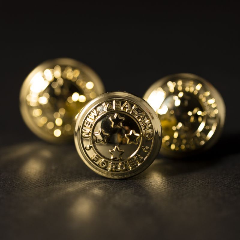 New Zealand defence force button (government uniform insignia)